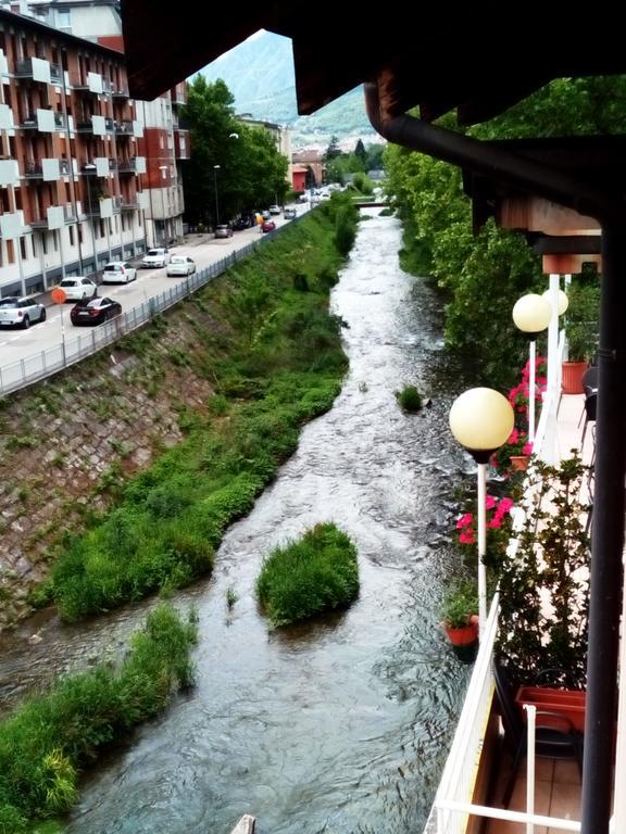 Отель Alloggio Ponte Dei Cavalleggeri Тренто Экстерьер фото