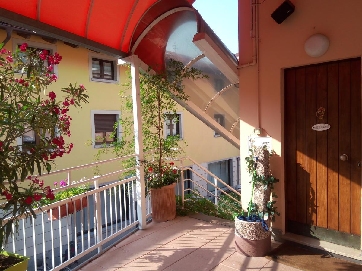 Отель Alloggio Ponte Dei Cavalleggeri Тренто Экстерьер фото
